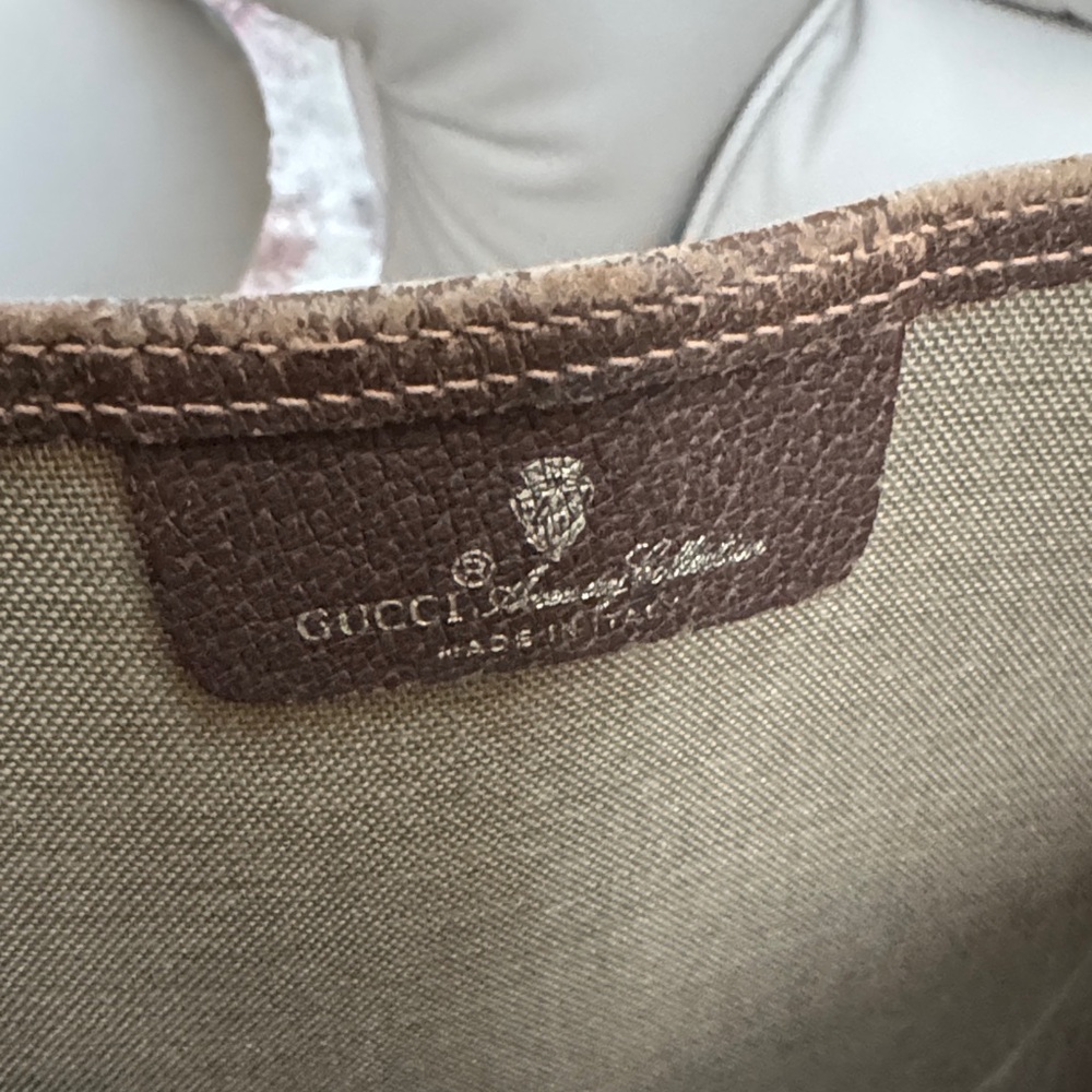 Gucci Beige Monogram Tote with Green and Red Straps - Picture 3 of 9